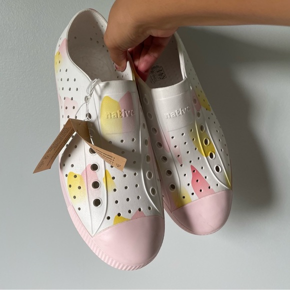 Native Shoes Jefferson Print in Shell White and Milk Pink Size 11 - Picture 4 of 9